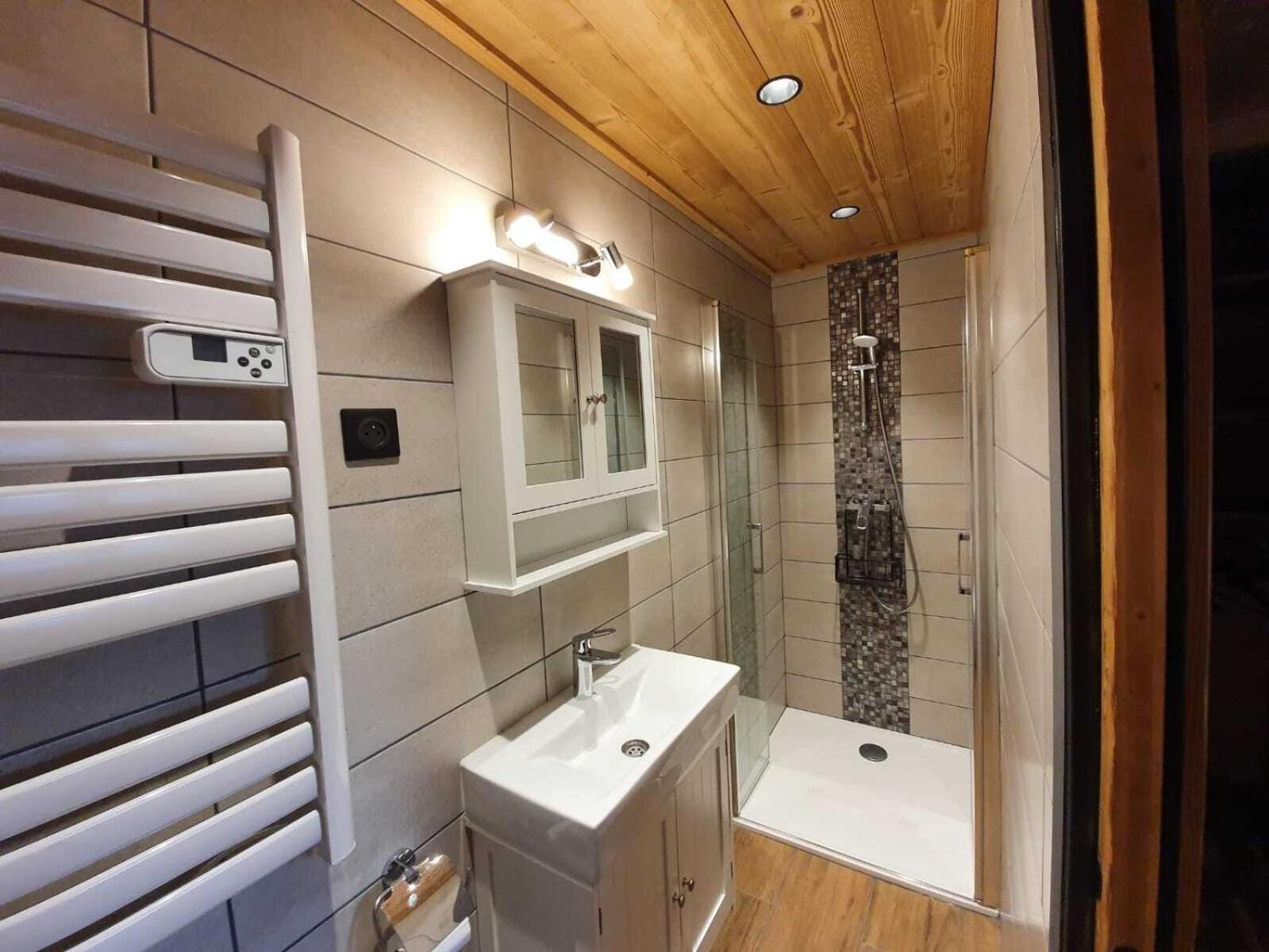 Chalet Delphinette - Spa privatif Morzine Esterno foto